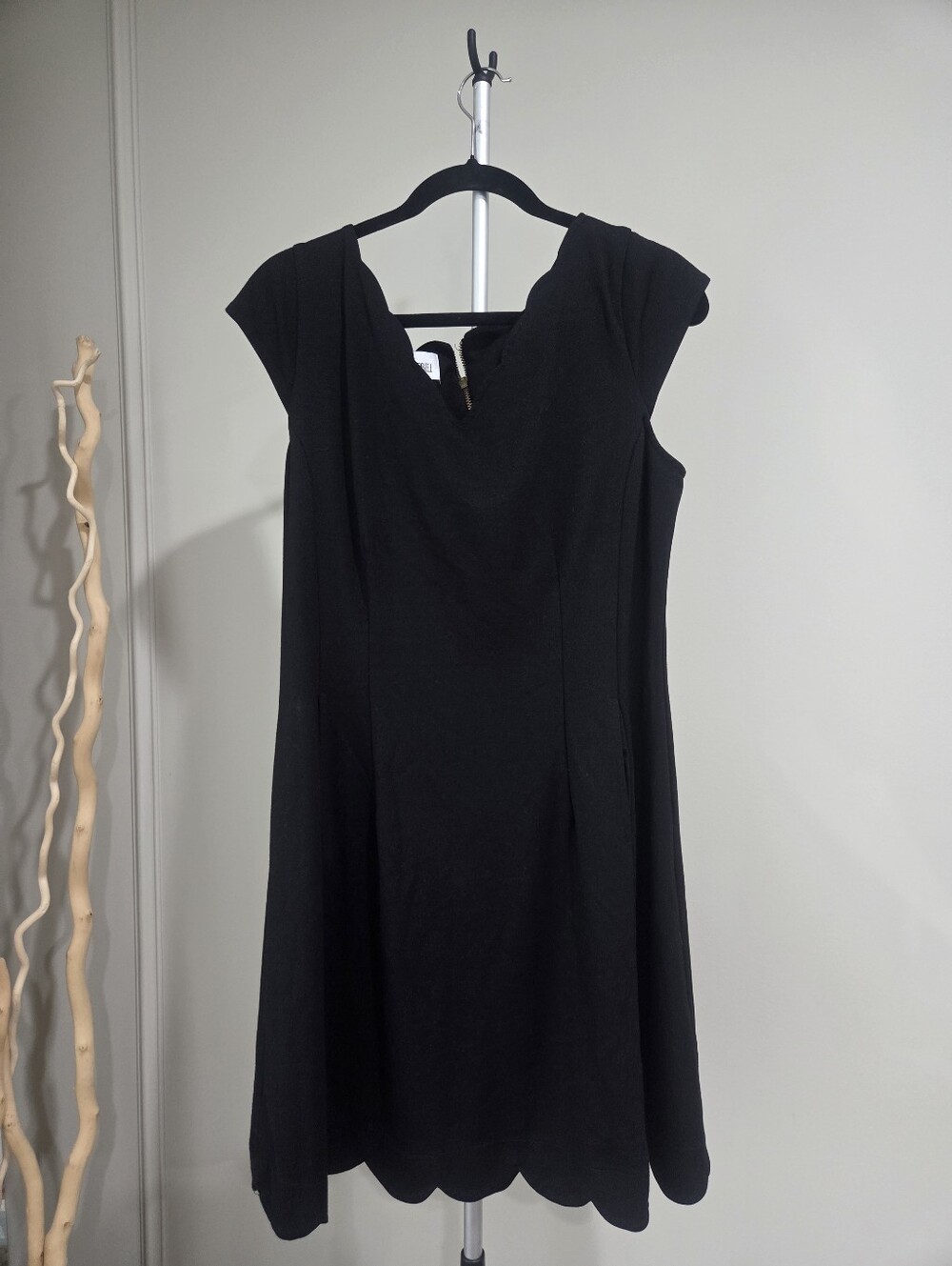 Sara Campbell Black Scalloped Hem Midi Stretch Knit Dress Sz.L